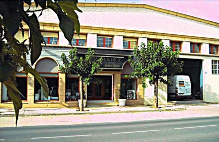 Entrada a Fernández Mobiliario